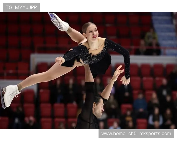 花样滑冰大奖赛群星闪耀,多项高难度动作频现 花样滑冰大奖赛群星闪耀,多项高难度动作频现